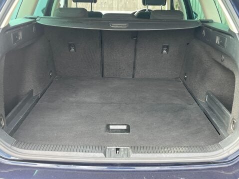 Volkswagen Passat 2.0 TDI BlueMotion Tech SE Business Euro 6 (s/s) 5dr 12