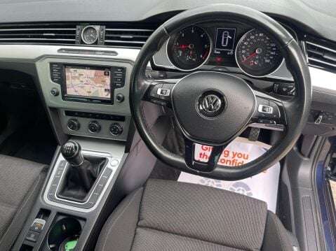 Volkswagen Passat 2.0 TDI BlueMotion Tech SE Business Euro 6 (s/s) 5dr 17