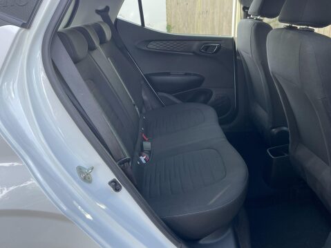 Hyundai i10 1.0 SE Connect Auto Euro 6 (s/s) 5dr 13