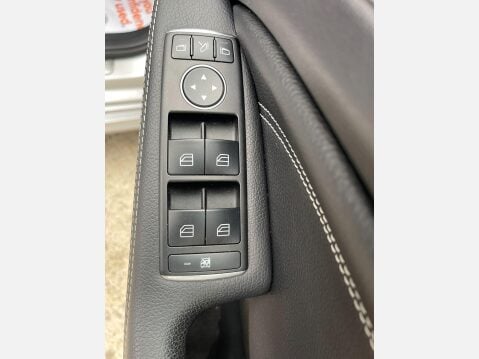 Mercedes-Benz A Class 2.1 A200d Sport (Premium) 7G-DCT Euro 6 (s/s) 5dr 25