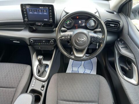 Toyota Yaris 1.5 VVT-h Design E-CVT Euro 6 (s/s) 5dr 2