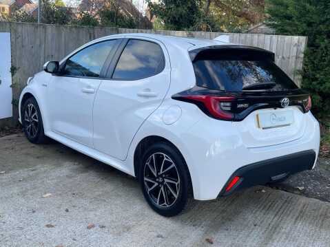 Toyota Yaris 1.5 VVT-h Design E-CVT Euro 6 (s/s) 5dr 7