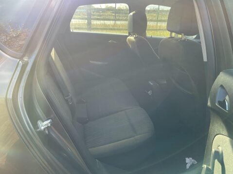 Vauxhall Astra 1.4 16v Exclusiv Euro 5 5dr 11
