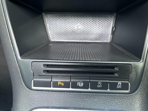 Volkswagen Tiguan 2.0 TDI BlueMotion Tech SE DSG 4WD Euro 5 (s/s) 5dr 29