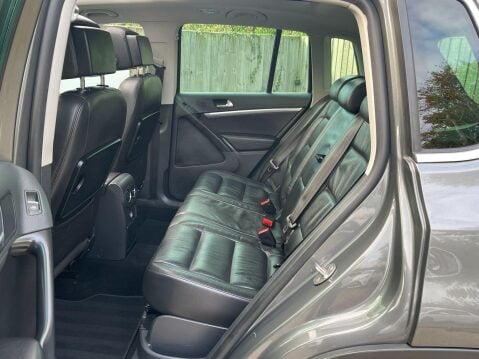 Volkswagen Tiguan 2.0 TDI BlueMotion Tech SE DSG 4WD Euro 5 (s/s) 5dr 14