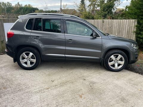 Volkswagen Tiguan 2.0 TDI BlueMotion Tech SE DSG 4WD Euro 5 (s/s) 5dr 4