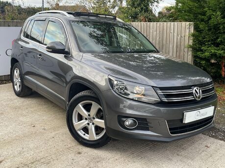 Volkswagen Tiguan 2.0 TDI BlueMotion Tech SE DSG 4WD Euro 5 (s/s) 5dr