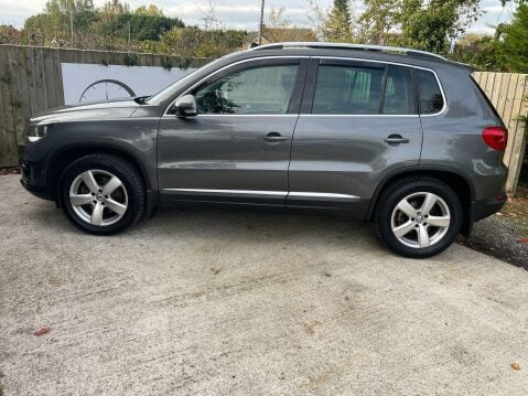 Volkswagen Tiguan 2.0 TDI BlueMotion Tech SE DSG 4WD Euro 5 (s/s) 5dr 6