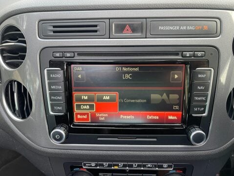 Volkswagen Tiguan 2.0 TDI BlueMotion Tech SE DSG 4WD Euro 5 (s/s) 5dr 21