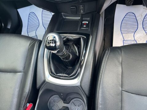 Nissan X-Trail 1.6 dCi Tekna 4WD Euro 6 (s/s) 5dr 27