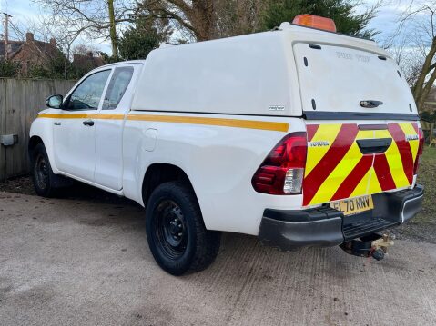 Toyota Hilux 2.4 D-4D Active Extra Cab Pickup 4WD Euro 6 (s/s) 4dr 7