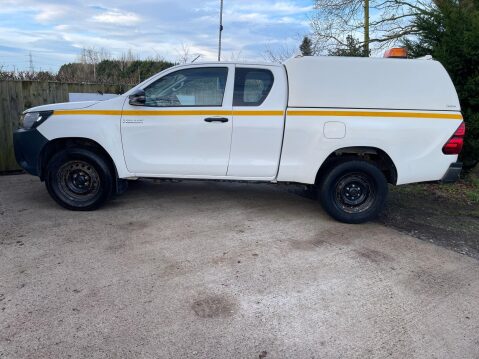 Toyota Hilux 2.4 D-4D Active Extra Cab Pickup 4WD Euro 6 (s/s) 4dr 10