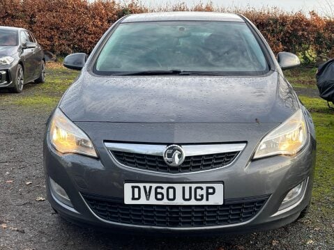 Vauxhall Astra 1.4 16v Exclusiv Euro 5 5dr 4