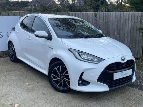 Toyota Yaris 1.5 VVT-h Design E-CVT Euro 6 (s/s) 5dr 1