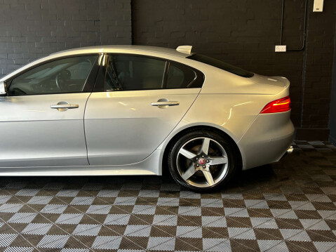 Jaguar XE 2.0d R-Sport Saloon 4dr Diesel Auto Euro 6 (s/s) (180 ps) 17