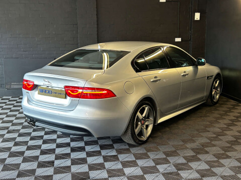 Jaguar XE 2.0d R-Sport Saloon 4dr Diesel Auto Euro 6 (s/s) (180 ps) 18