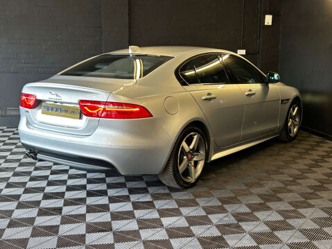 Jaguar XE 2.0d R-Sport Saloon 4dr Diesel Auto Euro 6 (s/s) (180 ps) 19