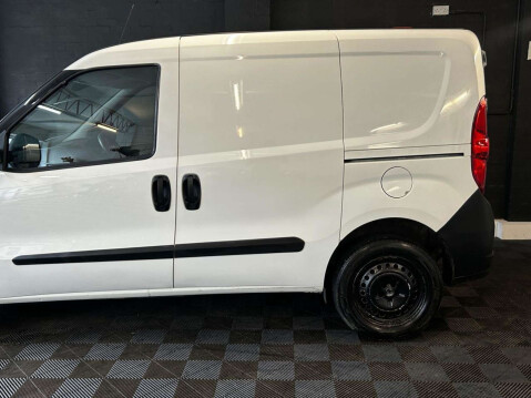 Vauxhall Combo 1.3 CDTi 2300 ecoFLEX 16v Temperature Controlled 3dr Diesel Manual FWD L1 H 16
