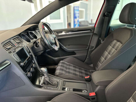 Volkswagen Golf 2.0 TDI BlueMotion Tech GTD Hatchback 5dr Diesel DSG Euro 6 (s/s) (184 ps) 52