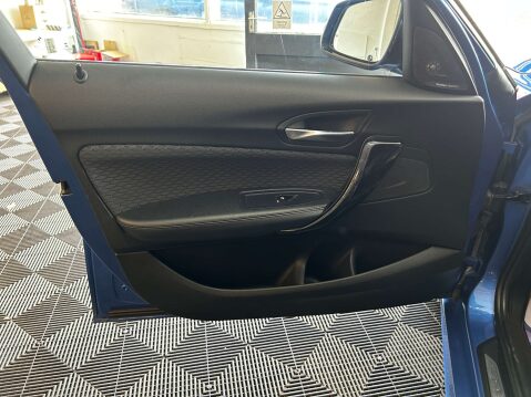 BMW 1 Series 2.0 118d M Sport Shadow Edition Auto 5dr 54