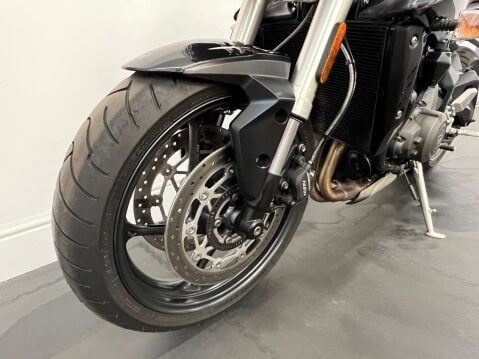 Triumph Street Triple STREET TRIPLE S 765 10