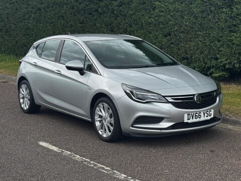 Vauxhall Astra 1.0i Turbo ecoFLEX Tech Line Hatchback 5dr Petrol Manual Euro 6 (s/s) (105 1
