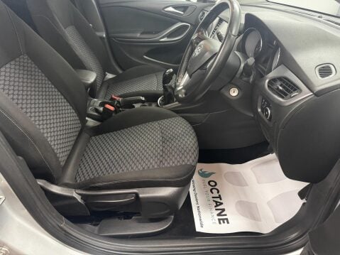 Vauxhall Astra 1.0i Turbo ecoFLEX Tech Line Hatchback 5dr Petrol Manual Euro 6 (s/s) (105 8
