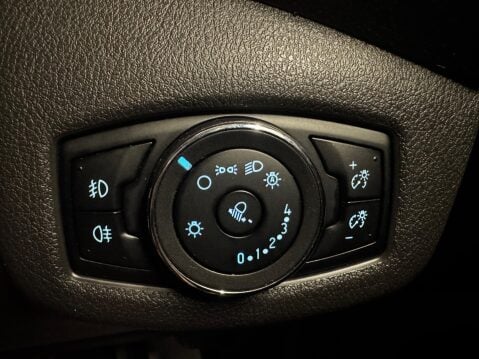 Ford Transit Connect 1.6 TDCi 200 Limited Panel Van 4dr Diesel Manual L1 H1 (124 g/km, 113 bhp) 18