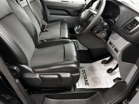 Vauxhall Vivaro 2.0 Turbo D 3100 Sportive L1 H1 Euro 6 (s/s) 5dr 3