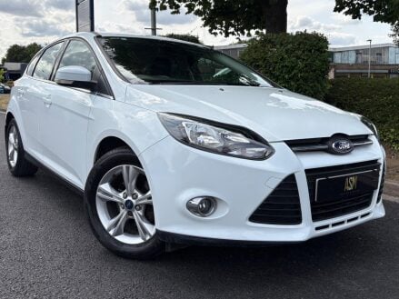 Ford Focus 1.0T EcoBoost Zetec Euro 5 (s/s) 5dr