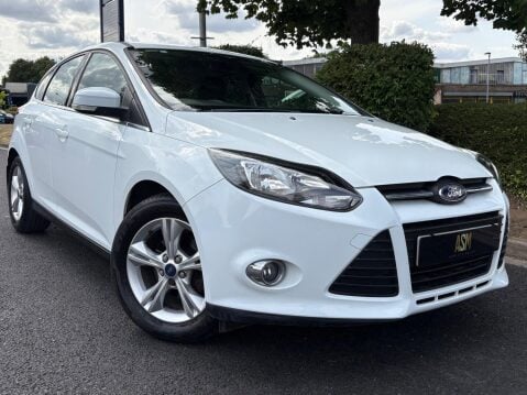 Ford Focus 1.0T EcoBoost Zetec Euro 5 (s/s) 5dr 1