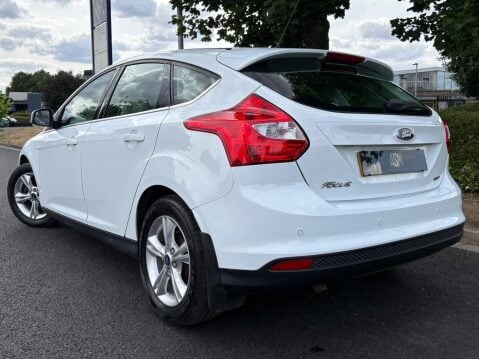 Ford Focus 1.0T EcoBoost Zetec Euro 5 (s/s) 5dr 4