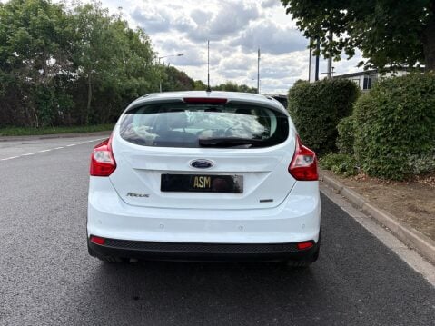 Ford Focus 1.0T EcoBoost Zetec Euro 5 (s/s) 5dr 5