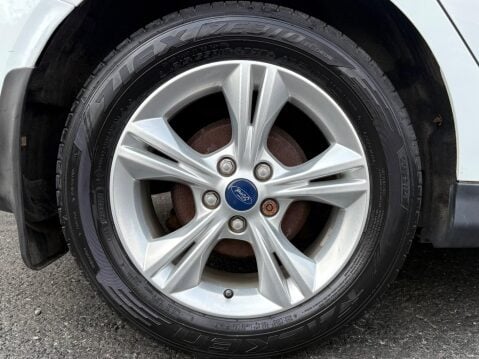 Ford Focus 1.0T EcoBoost Zetec Euro 5 (s/s) 5dr 11