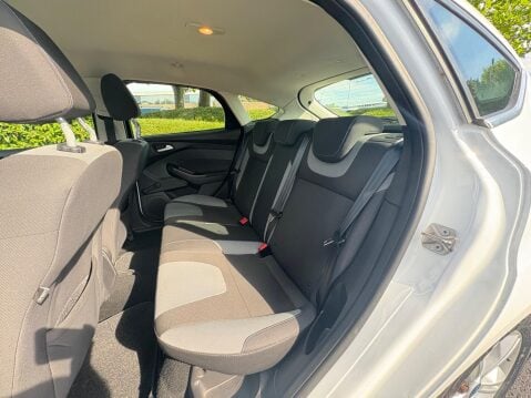 Ford Focus 1.0T EcoBoost Zetec Euro 5 (s/s) 5dr 23