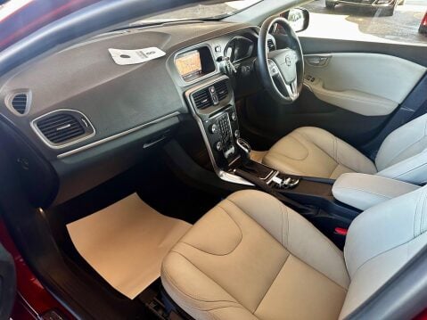 Volvo V40 2.0 D3 Inscription Auto Euro 6 (s/s) 5dr 16