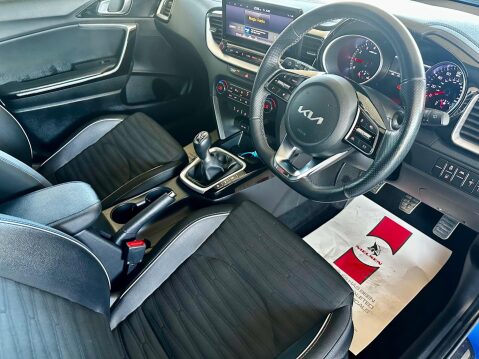 Kia Ceed 1.5 T-GDi GT-Line Euro 6 (s/s) 5dr 28