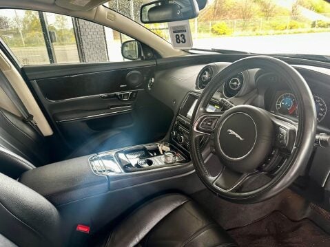Jaguar XJ 3.0d V6 Luxury Auto Euro 6 (s/s) 4dr 23