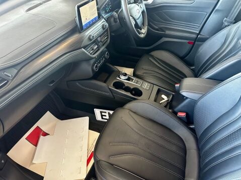 Ford Focus 1.5T EcoBoost Vignale Auto Euro 6 (s/s) 5dr 36