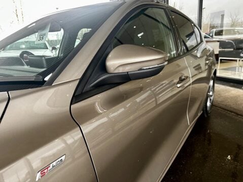 Ford Focus 1.0T EcoBoost ST-Line Euro 6 (s/s) 5dr 18