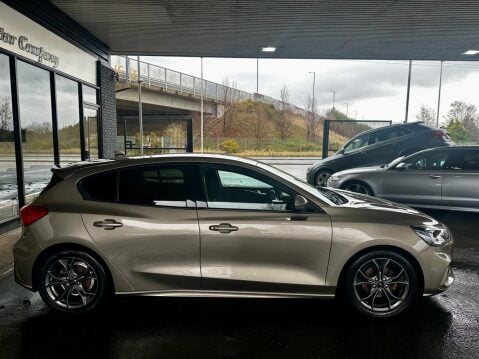 Ford Focus 1.0T EcoBoost ST-Line Euro 6 (s/s) 5dr 17