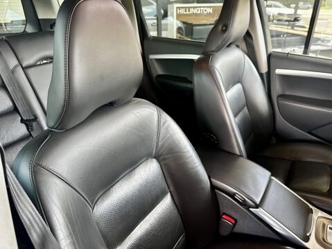 Volvo V70 2.4 D5 SE Lux Geartronic Euro 5 5dr 29