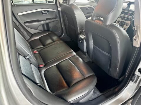 Volvo V70 2.4 D5 SE Lux Geartronic Euro 5 5dr 32