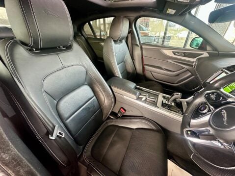 Jaguar XE 2.0 D180 R-Dynamic SE Auto Euro 6 (s/s) 4dr 34