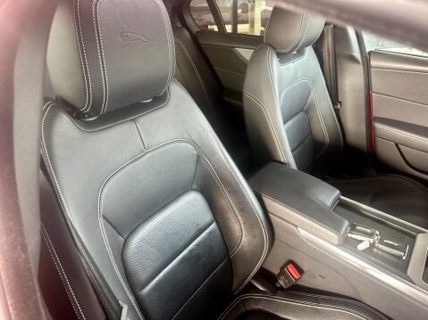 Jaguar XE 2.0 D180 R-Dynamic SE Auto Euro 6 (s/s) 4dr 35