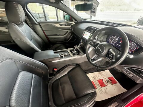 Jaguar XE 2.0 D180 R-Dynamic SE Auto Euro 6 (s/s) 4dr 31