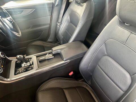 Jaguar XE 2.0 D180 R-Dynamic SE Auto Euro 6 (s/s) 4dr 28