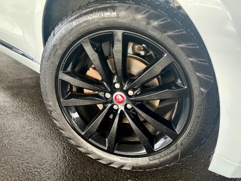 Jaguar F-Pace 2.0 D180 R-Sport Auto AWD Euro 6 (s/s) 5dr 40