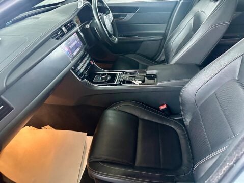 Jaguar XF 2.0d R-Sport Sportbrake Auto Euro 6 (s/s) 5dr 14