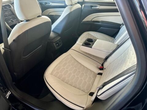 Ford Mondeo 2.0 TDCi Vignale Powershift Euro 6 (s/s) 5dr 28